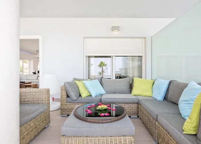 Seaview Luxury 2 Bedrooms Apt In Reserva Del Higueron